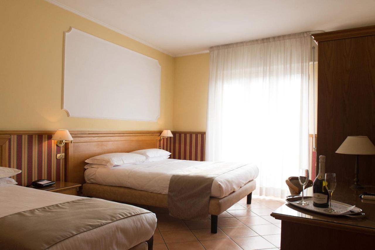 Hotel Leopardi Неаполь Экстерьер фото