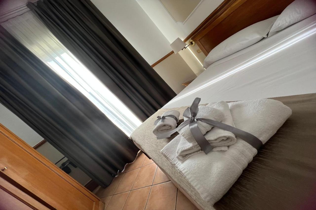 Hotel Leopardi Неаполь Экстерьер фото