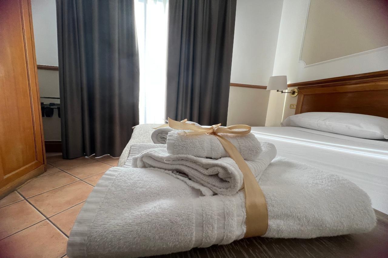 Hotel Leopardi Неаполь Экстерьер фото