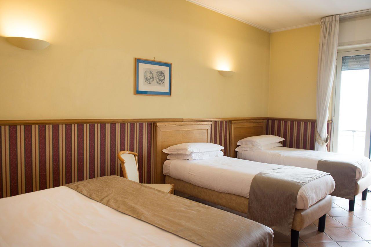 Hotel Leopardi Неаполь Экстерьер фото