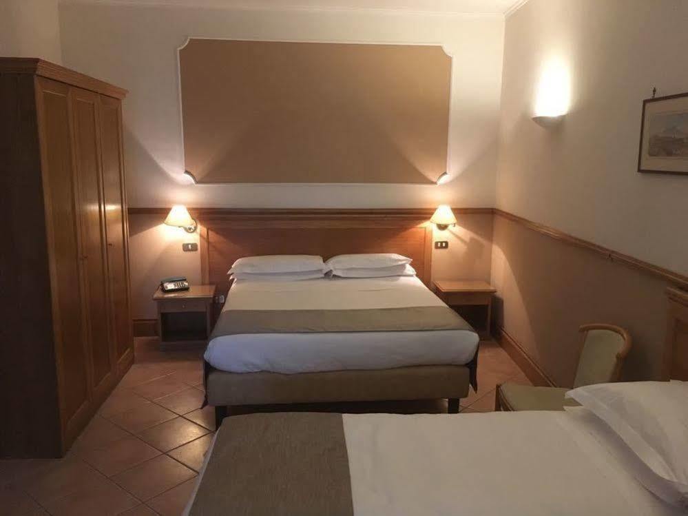 Hotel Leopardi Неаполь Экстерьер фото